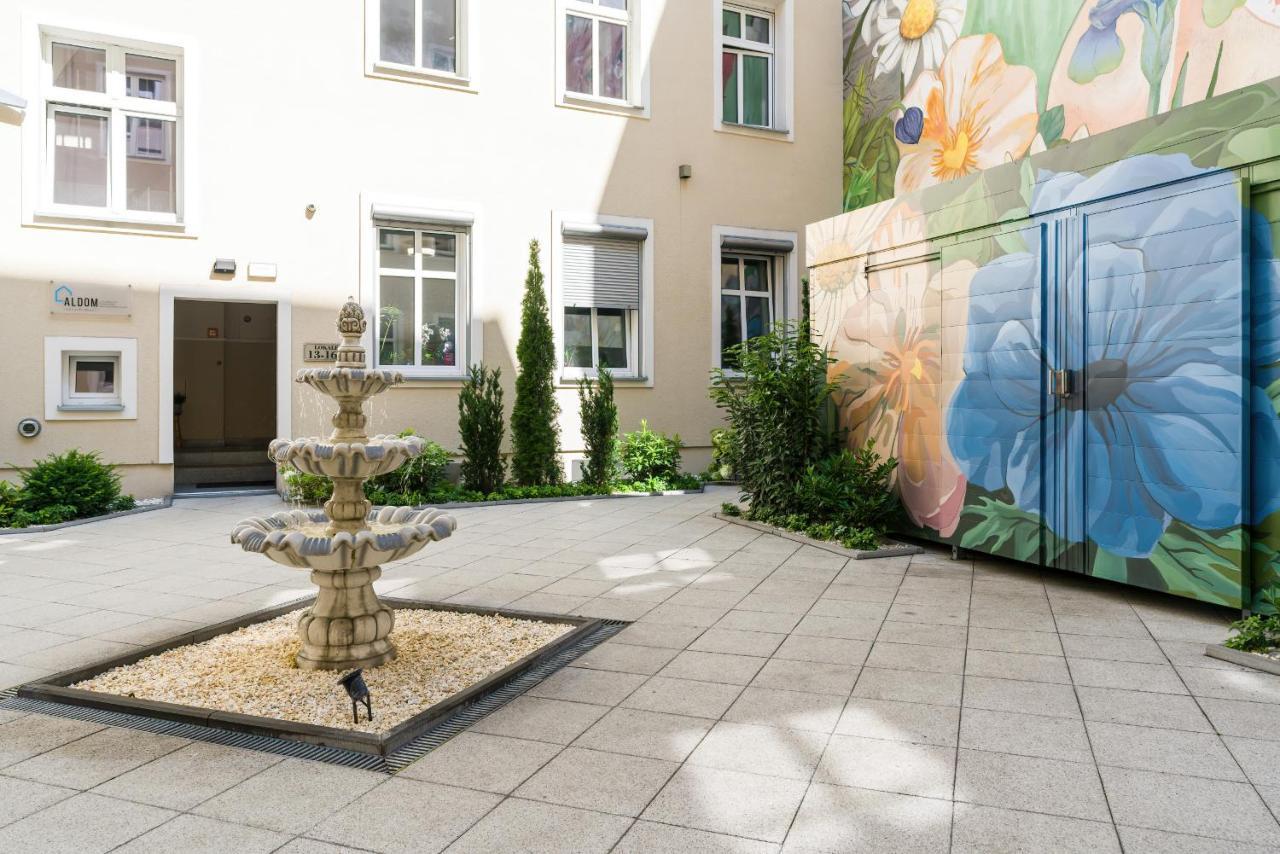 Komeda Apartment Hidden In Poznan Old Town By Noclegi Renters Εξωτερικό φωτογραφία